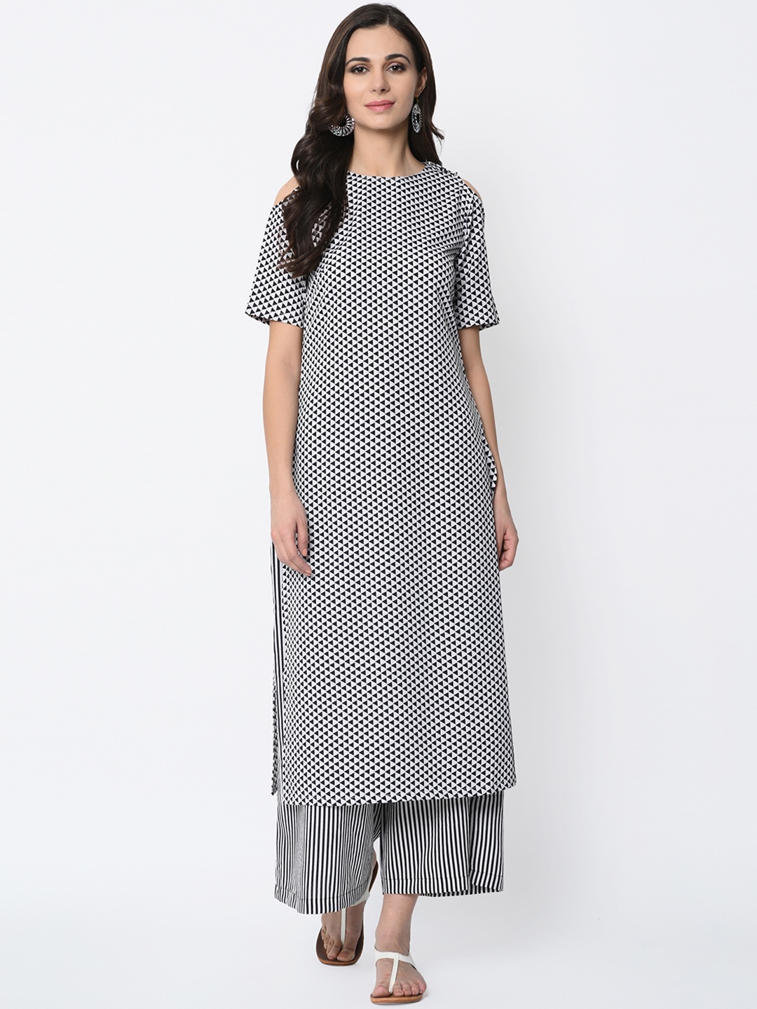 

SIRIKIT Women White & Black Printed Kurta with Palazzos