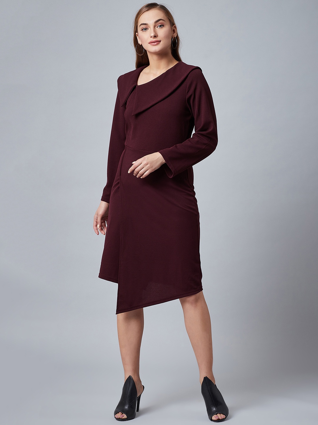 

Athena Women Burgundy Solid Sheath Dress