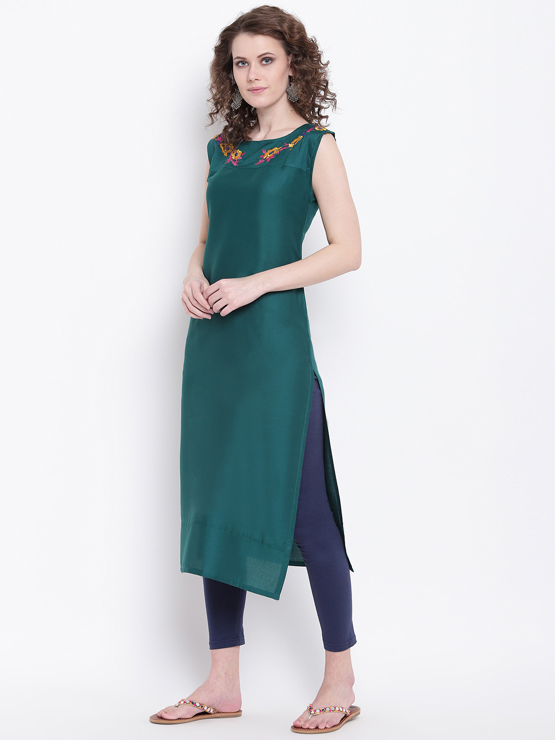 

Napra Women Green Solid Straight Kurta