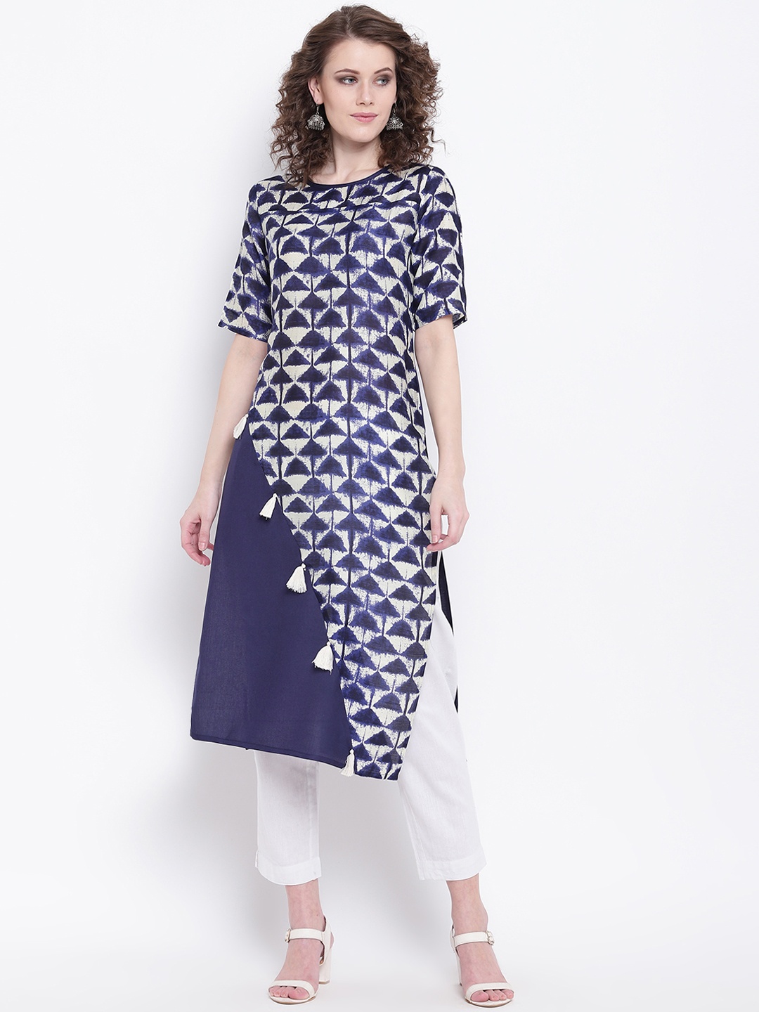 

Napra Women Navy Blue & White Printed Straight Kurta
