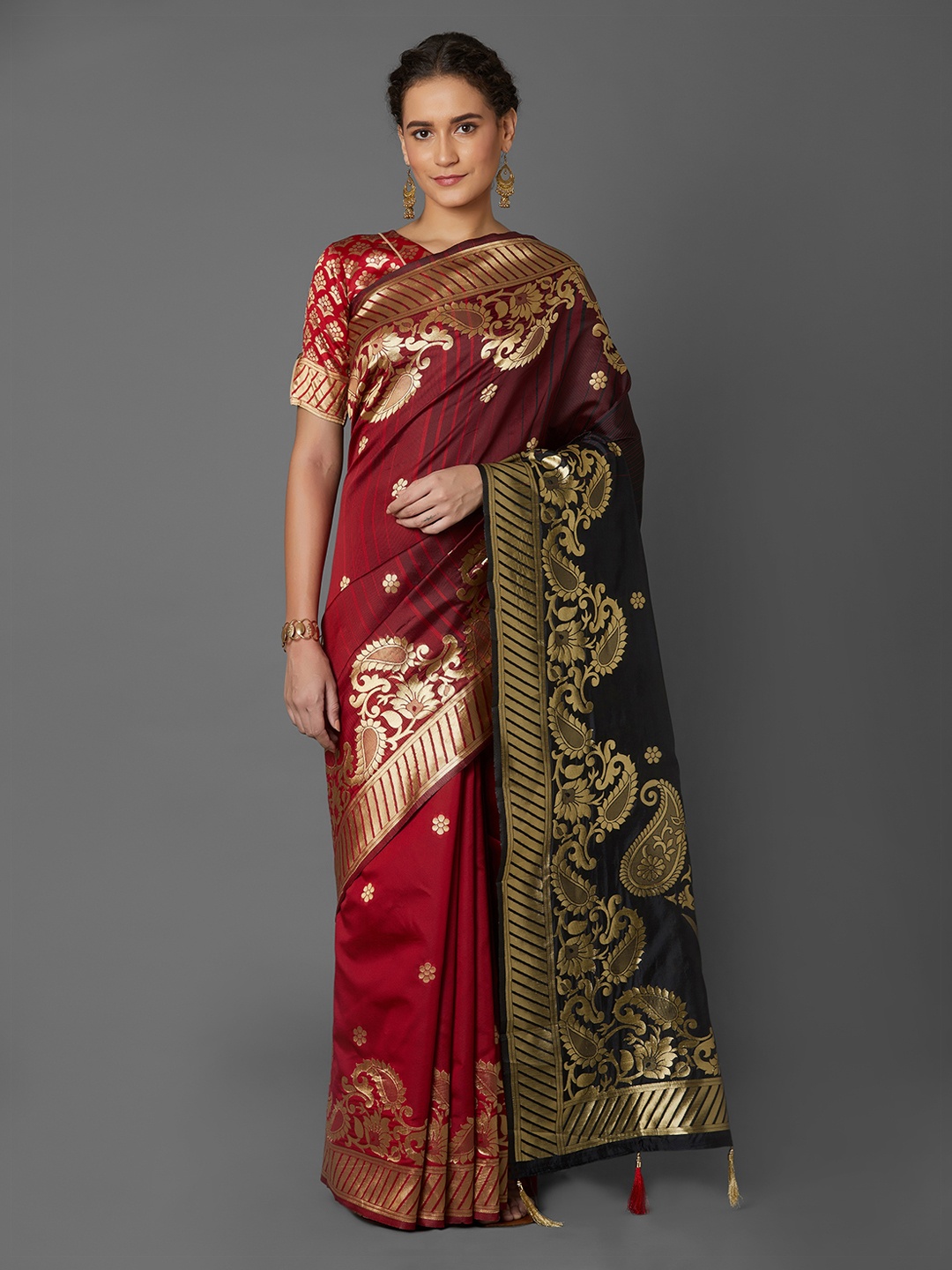 

Mitera Maroon & Black Silk Blend Woven Design Kanjeevaram Saree