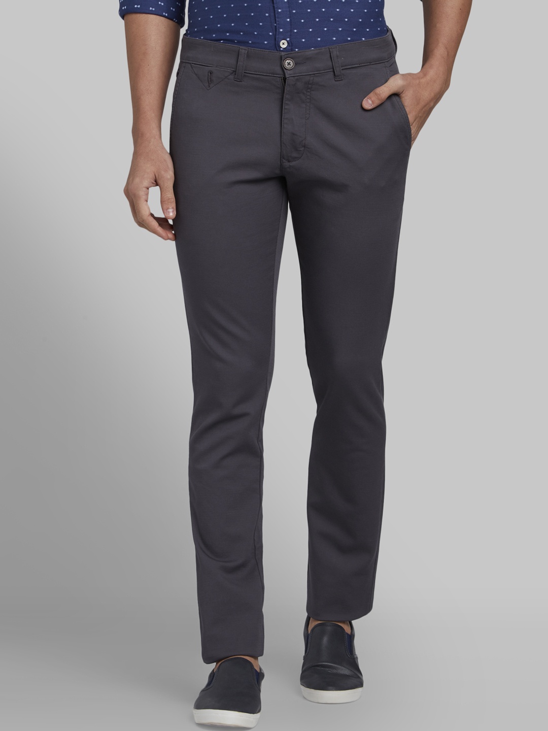 Parx Men Grey Tapered Fit Solid Regular Trousers