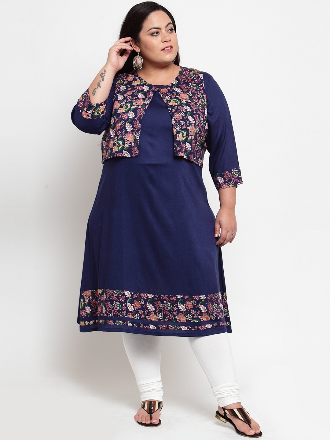 

plusS Women Navy Blue Floral Print Straight Kurta