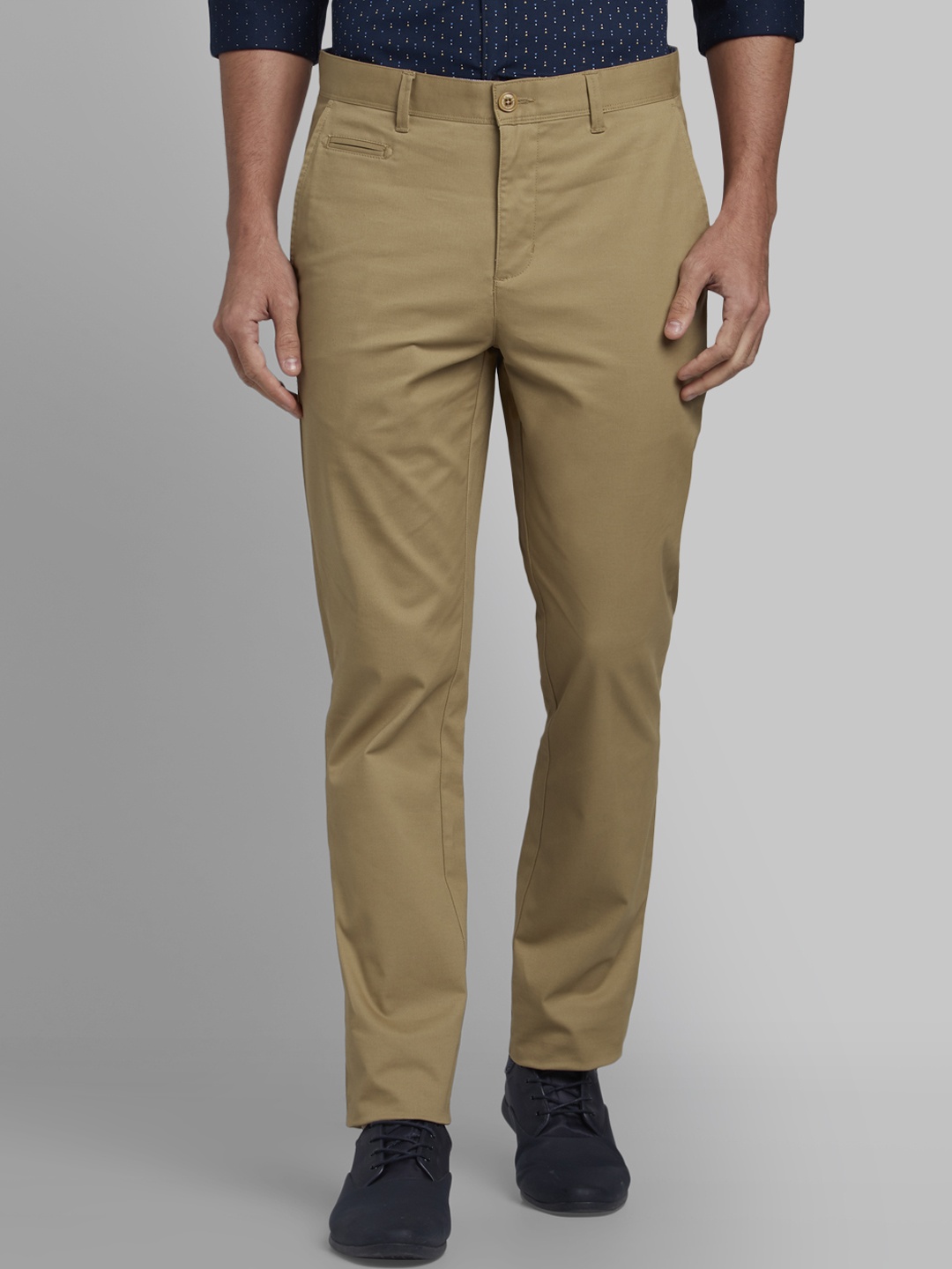 

Parx Men Khaki Slim Fit Solid Regular Trousers