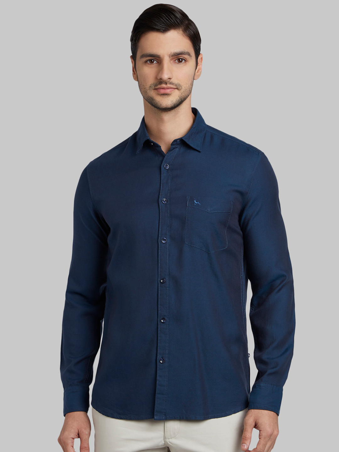 

Parx Men Blue Slim Fit Solid Casual Shirt