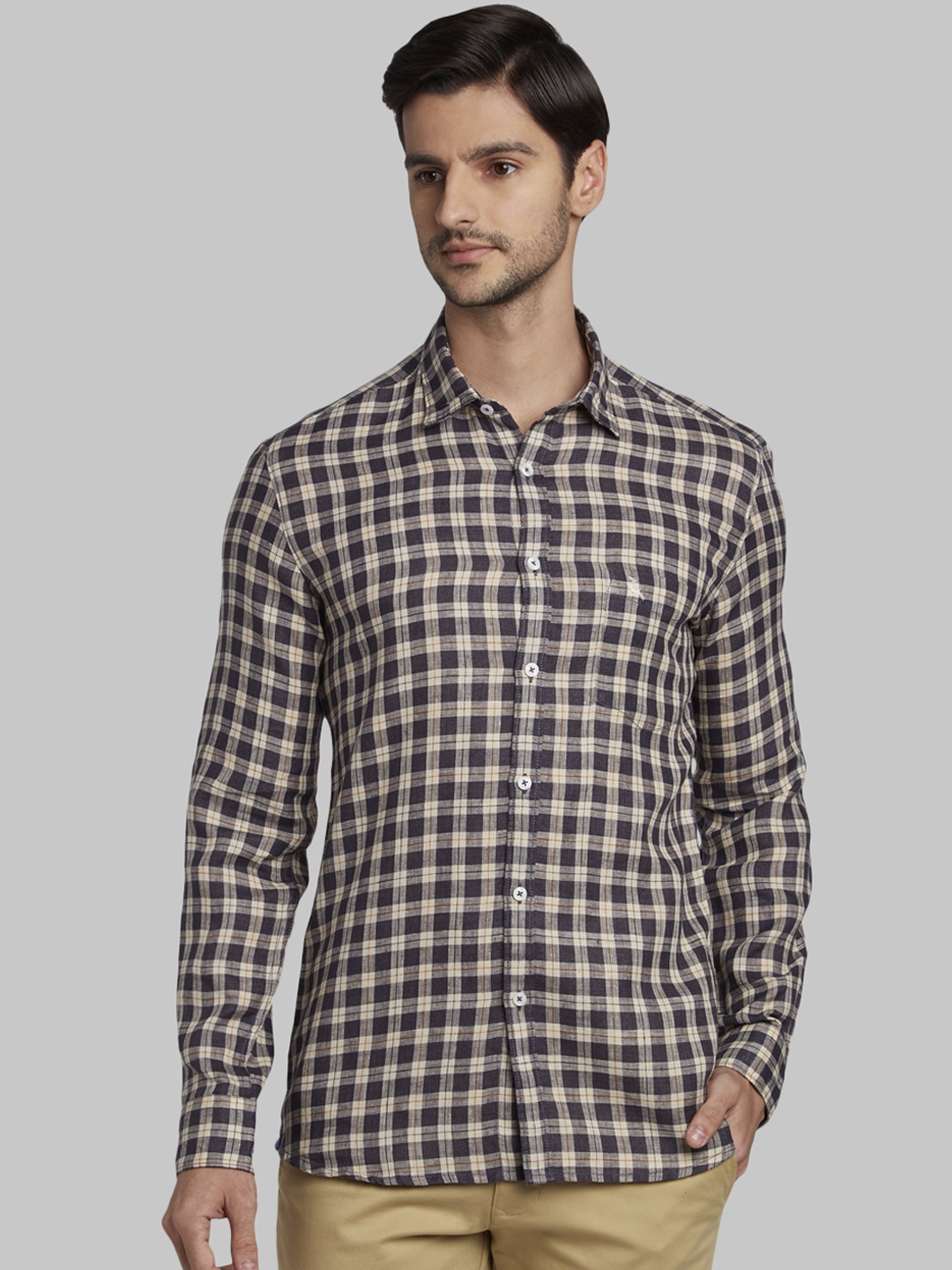 

Parx Men Beige & Black Slim Fit Checked Casual Shirt