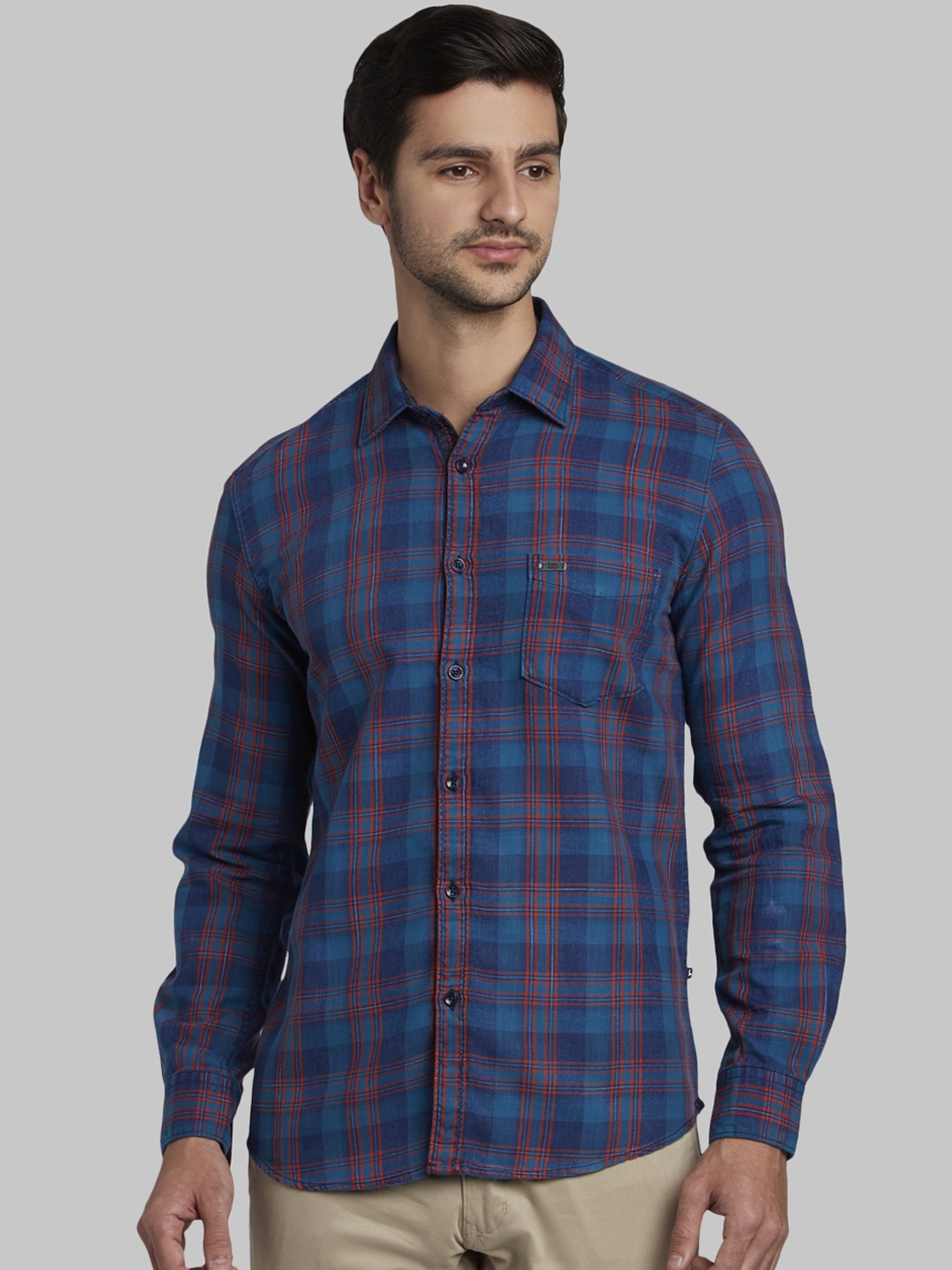 

Parx Men Blue & Red Slim Fit Checked Casual Shirt