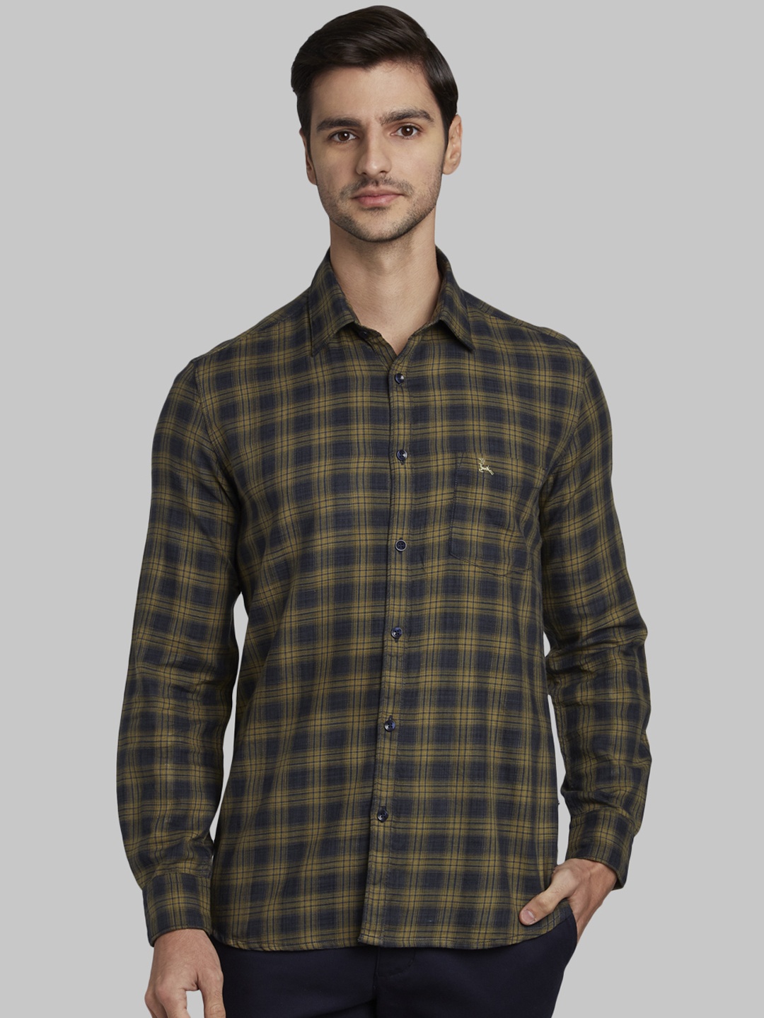 

Parx Men Navy Blue & Mustard Yellow Slim Fit Checked Casual Shirt