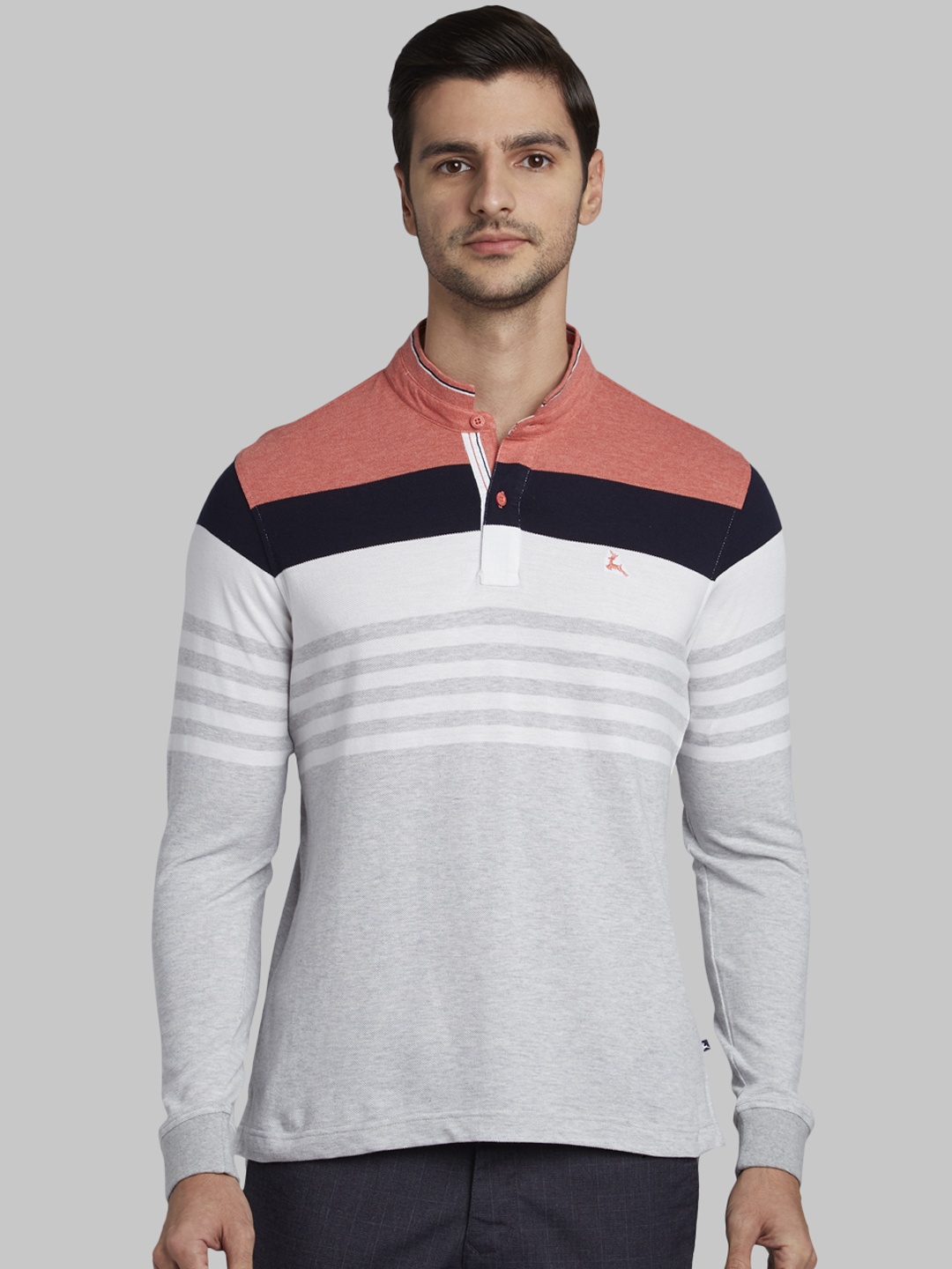 

Parx Men Grey & Orange Colourblocked Mandarin Collar T-shirt