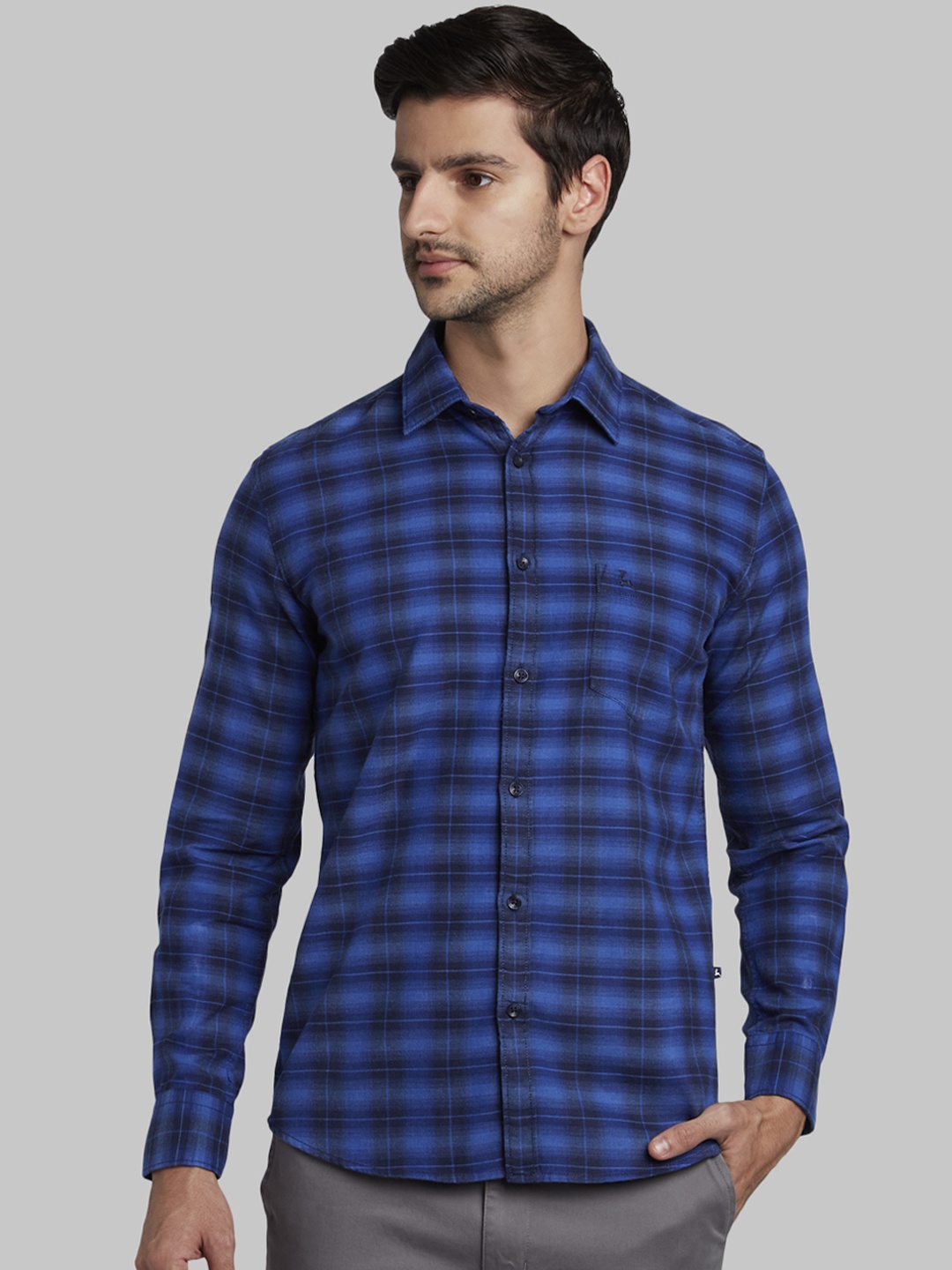 

Parx Men Blue Slim Fit Checked Casual Shirt