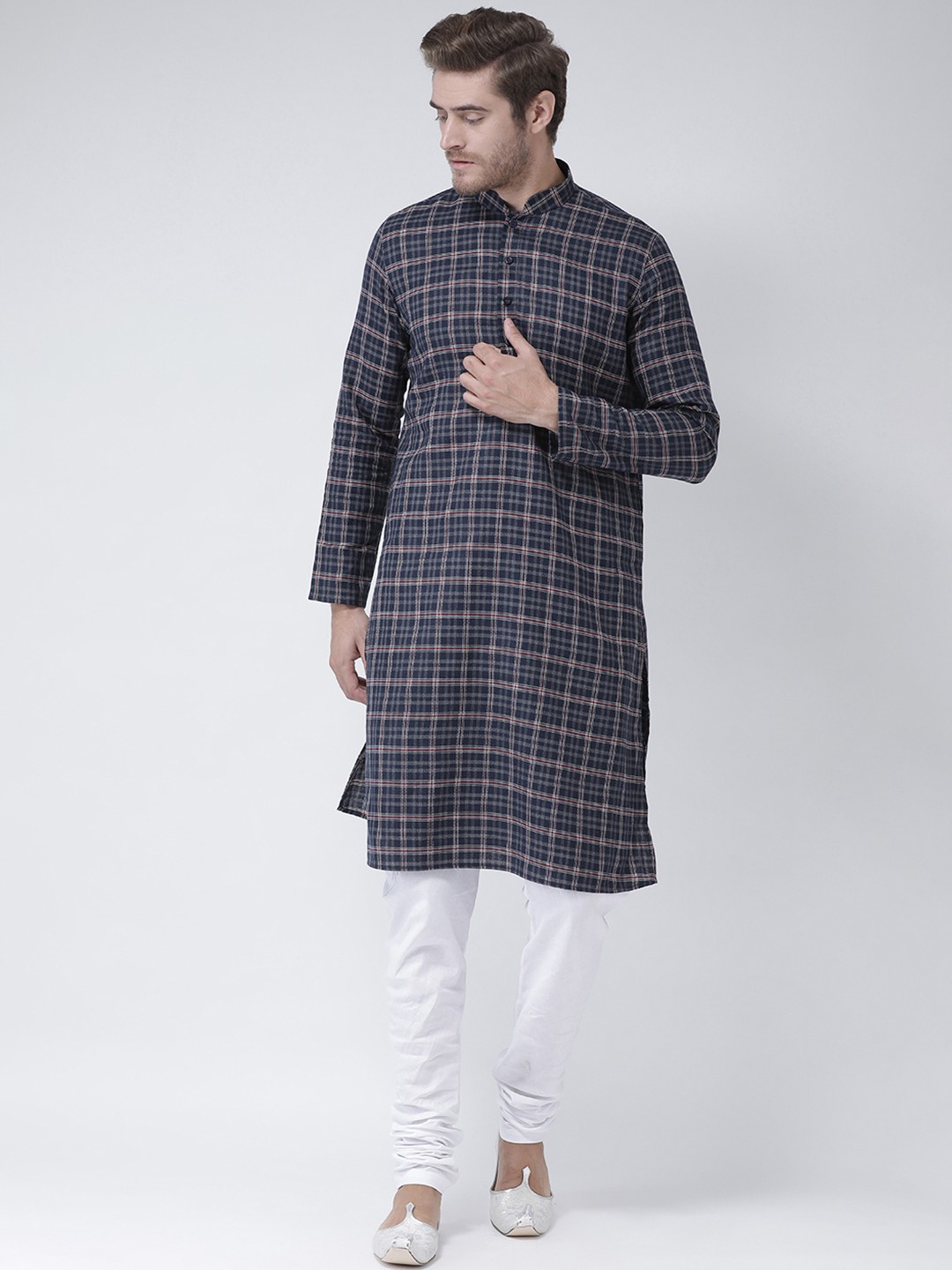 

DEYANN Men Navy Blue & White Printed Kurta with Churidar