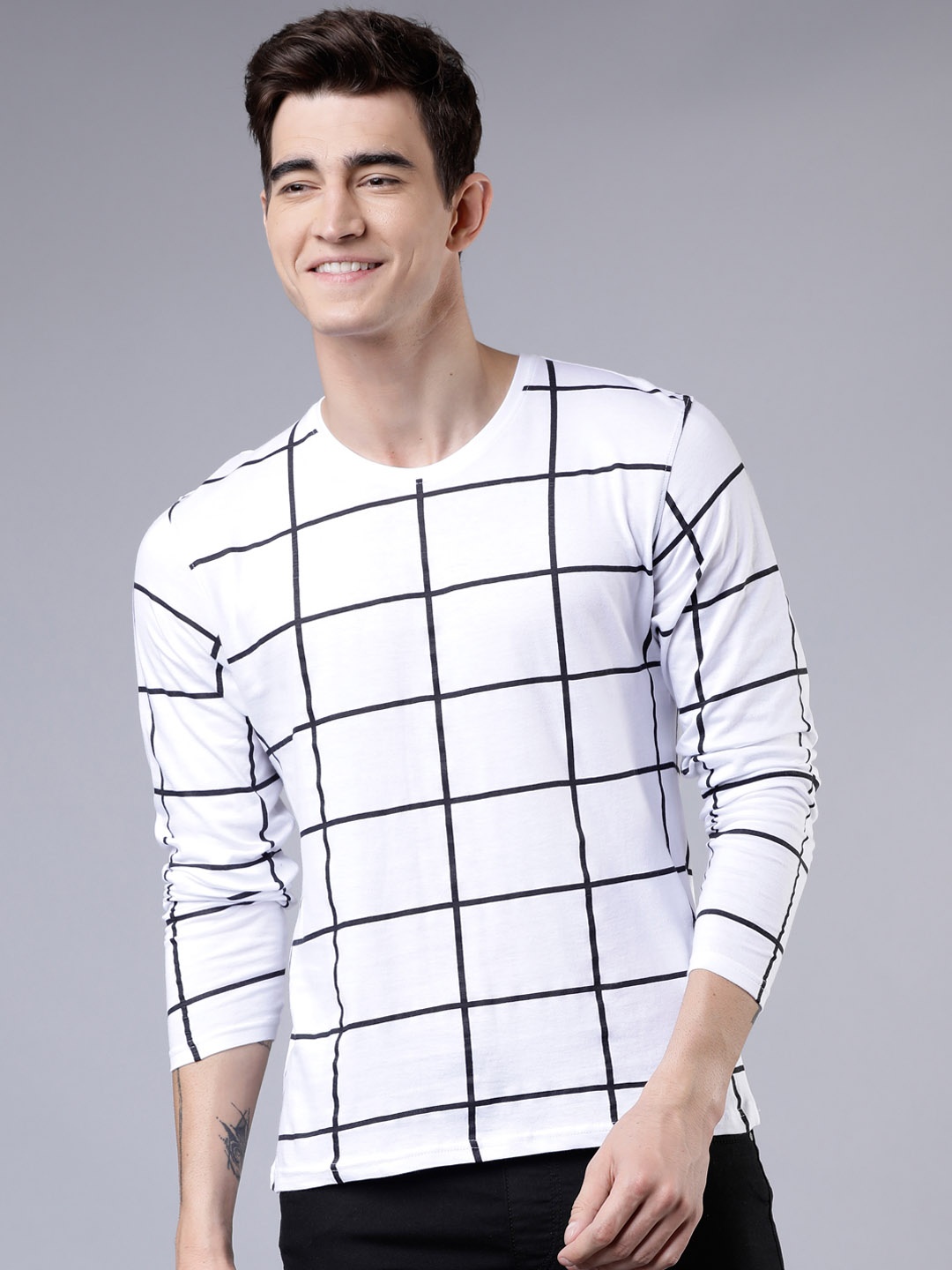 

HIGHLANDER Men White Checked Round Neck T-shirt