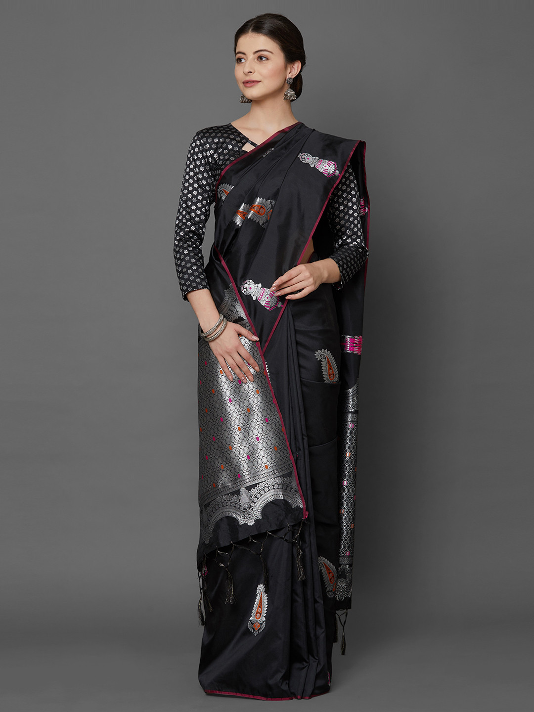 

Mitera Black Silk Blend Woven Design Kanjeevaram Saree