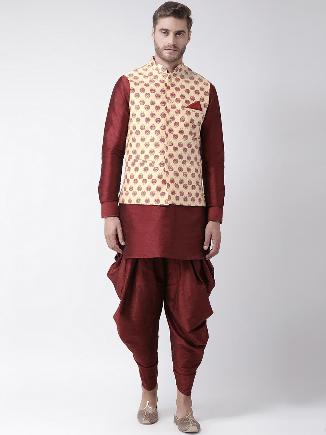 

DEYANN Men Maroon & Cream-Coloured Solid Kurta with Patiala and Nehru Jacket