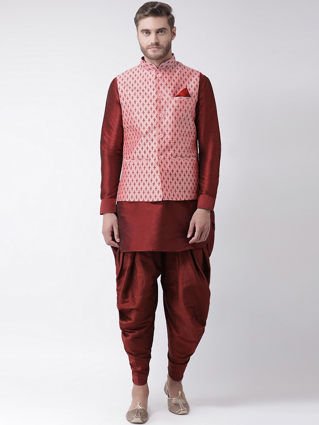 

DEYANN Men Pink & Maroon Solid Dupion Silk Kurta Set