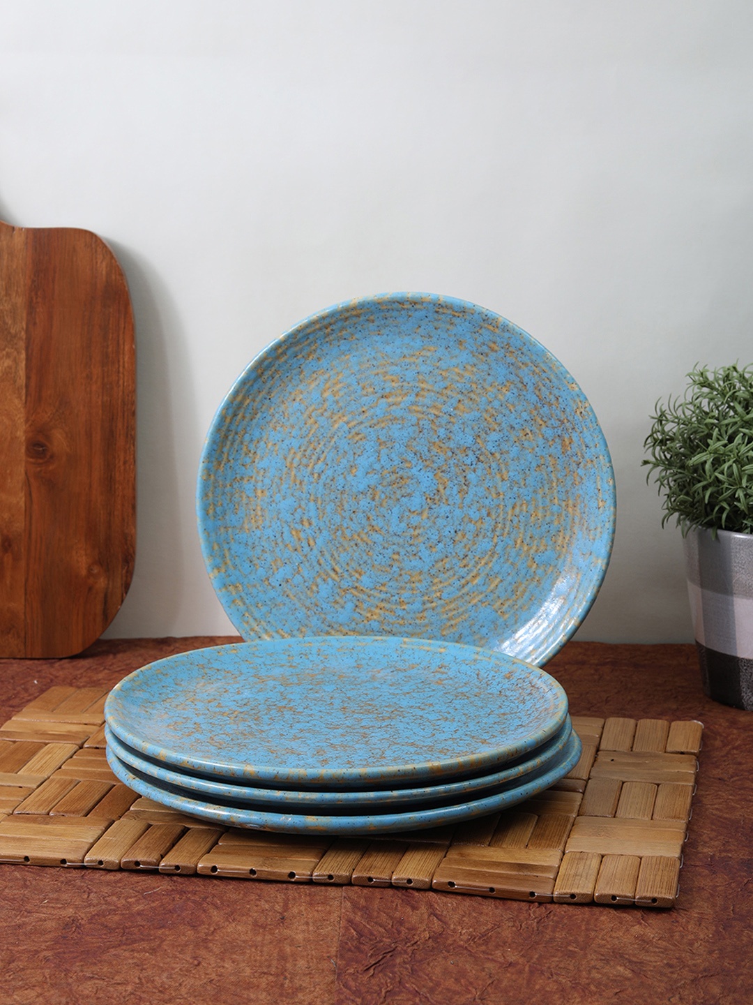 

VarEesha Set of 4 Blue Textured Ceramic Plates Set