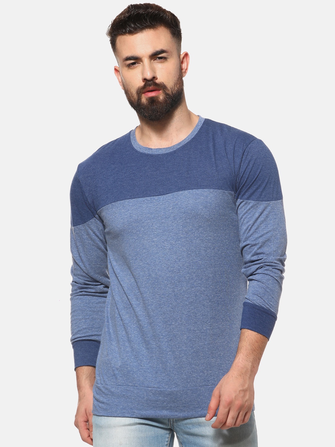 

Campus Sutra Men Blue Solid Round Neck T-shirt