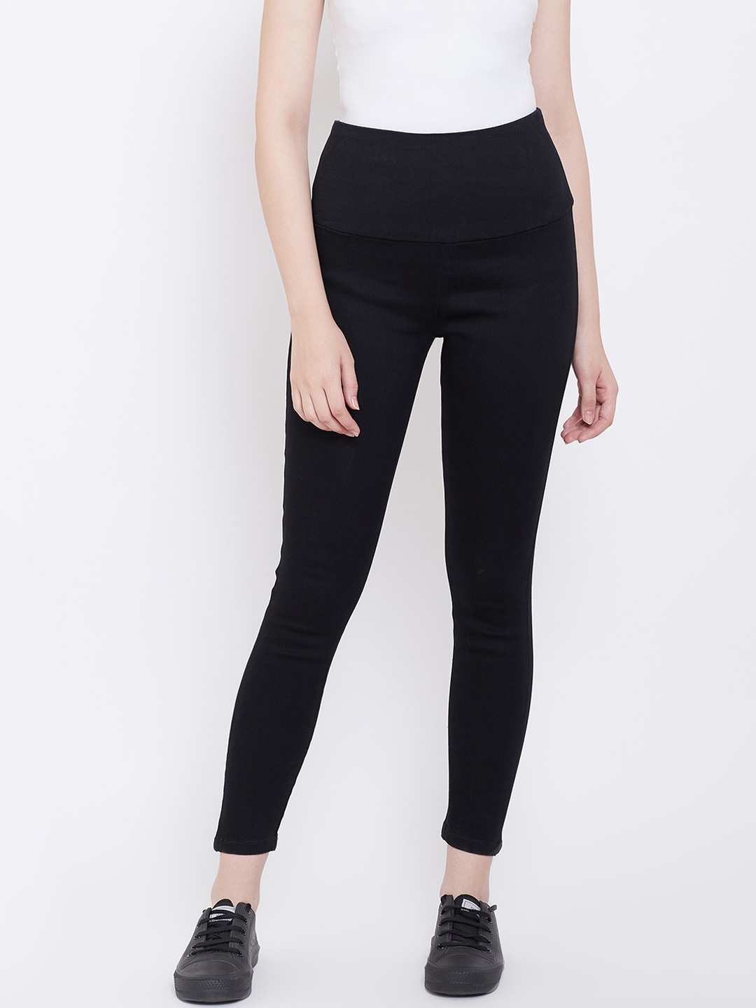 

Nifty Women Black Solid Slim Fit Jeggings