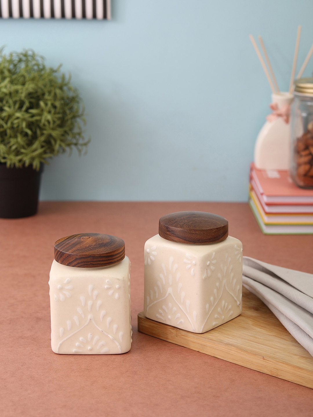 

VarEesha Set of 2 Beige & Brown Hand Painted Ceramic Air Tight Jars With Lid