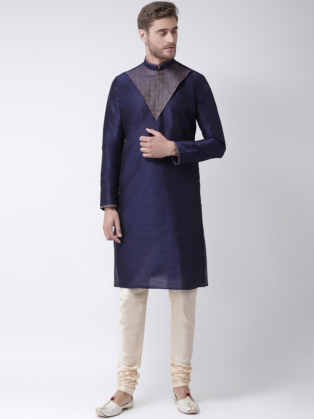 

DEYANN Men Navy Blue & Cream-Coloured Yoke Design Kurta with Churidar