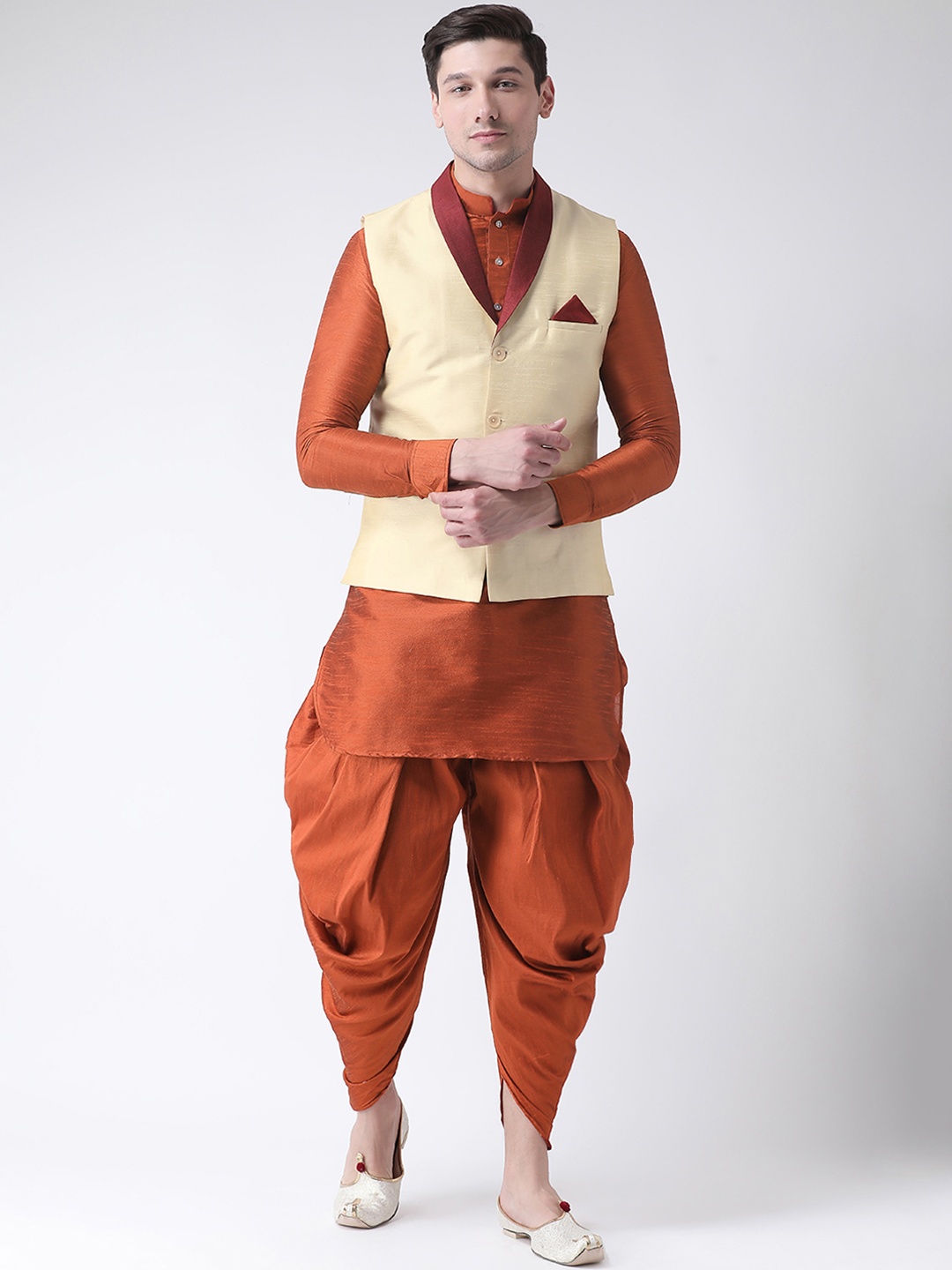

DEYANN Men Cream-Coloured & Orange Solid Kurta with Patiala