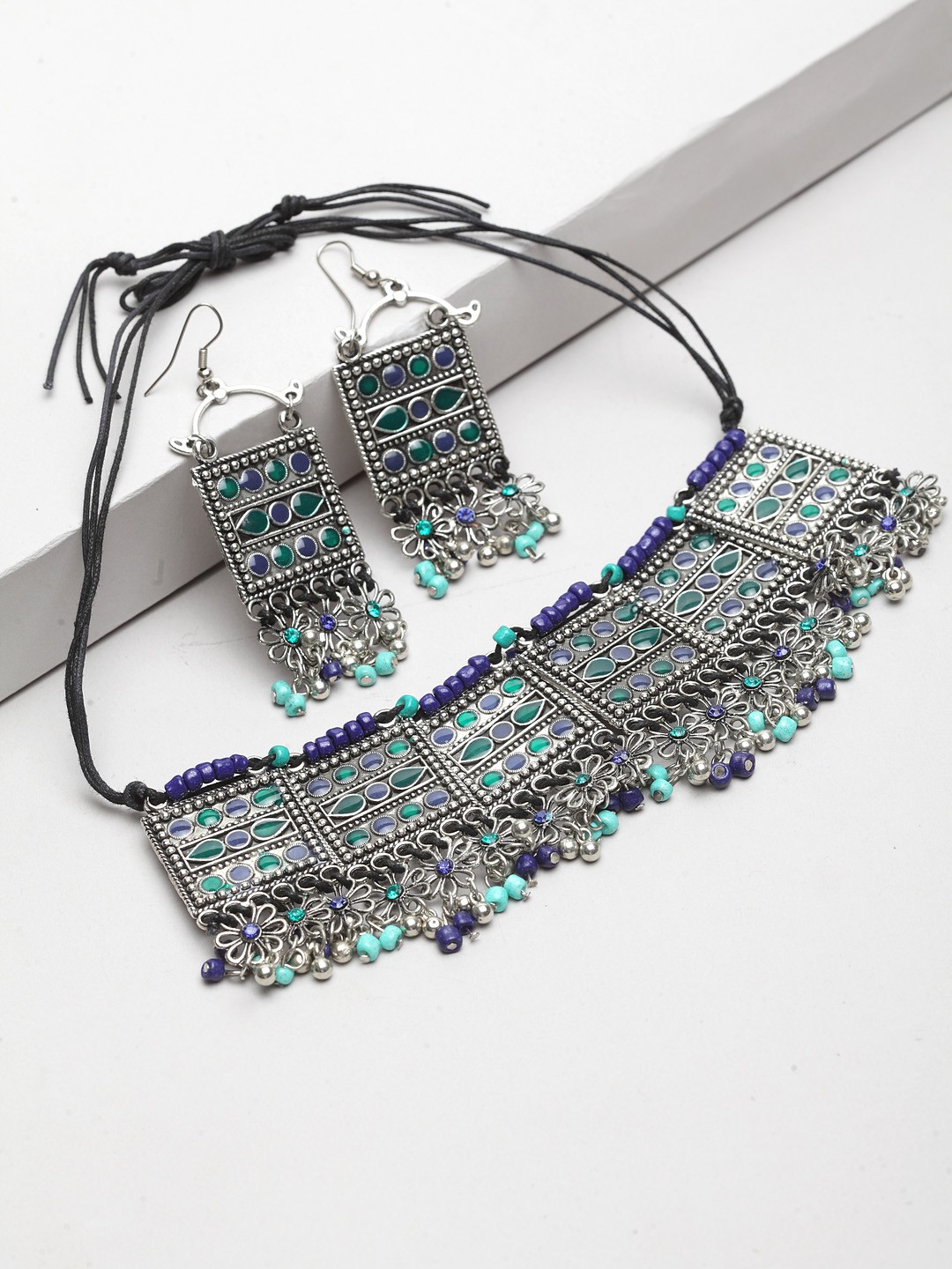 Moedbuille Women Silver-Plated & Blue Handcrafted Meenakari Jewellery Set