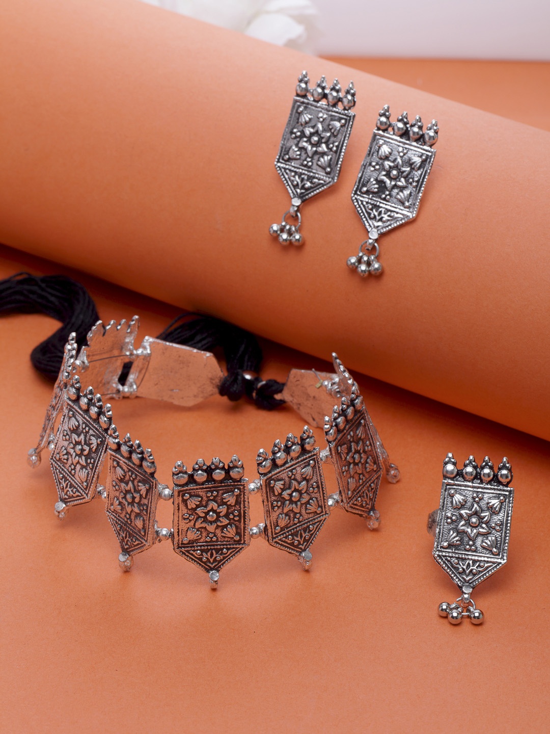 

Moedbuille Women Silver-Plated Handcrafted Afghan Jewellery Set