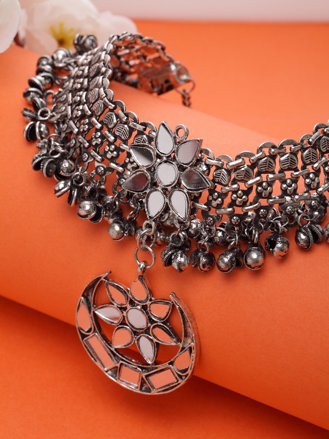 

Moedbuille German Silver Silver-Plated Afghan Necklace