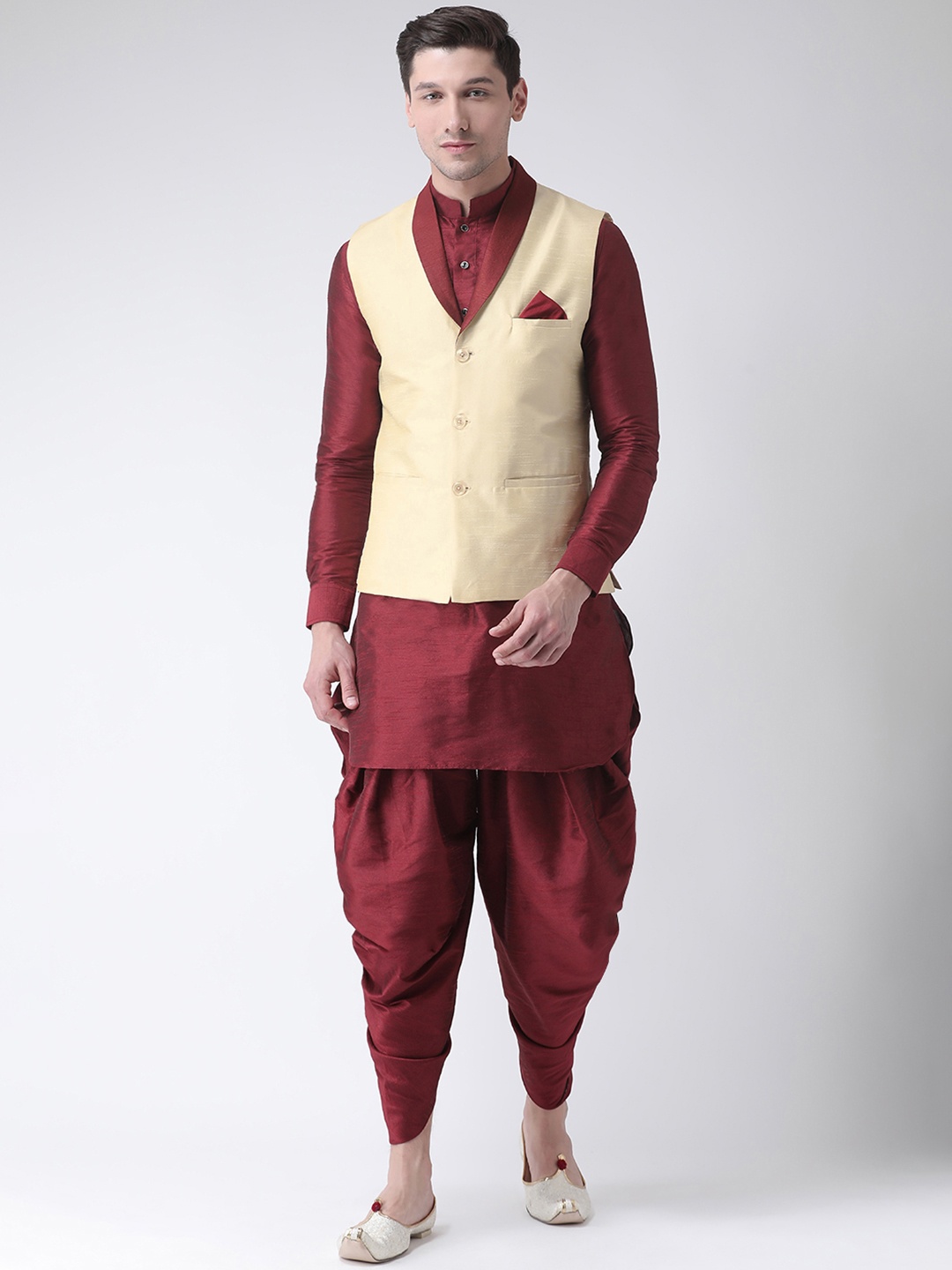 

DEYANN Men Maroon Solid Kurta with Patiala