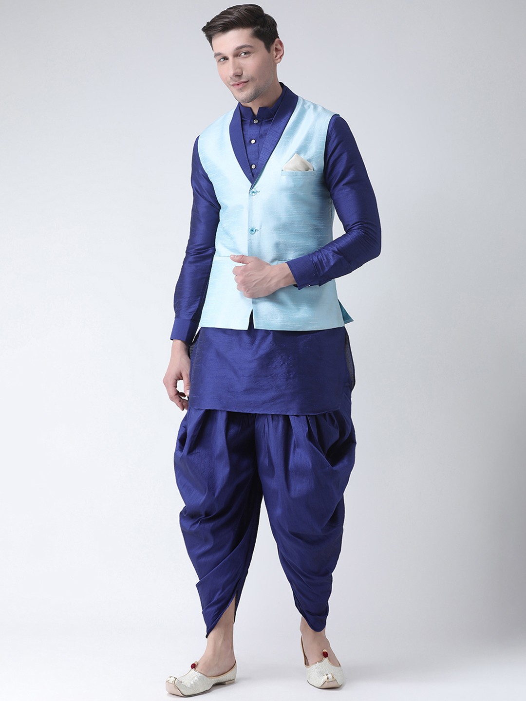 

DEYANN Men Blue Solid Kurta with Patiala