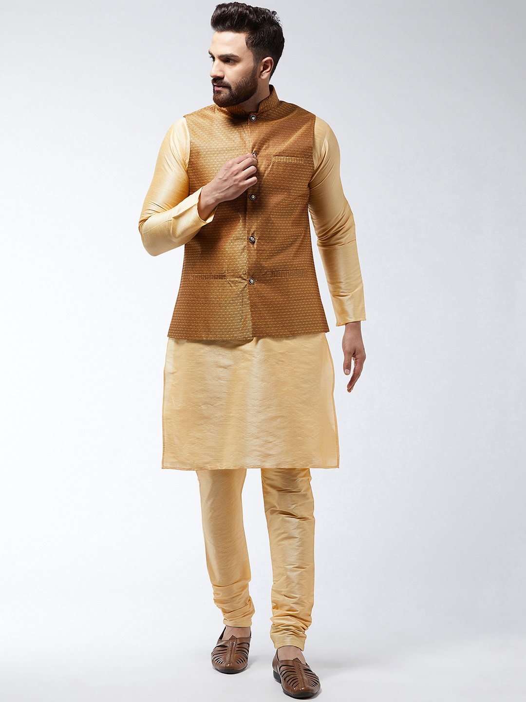 

SOJANYA Men Gold-Toned & Copper-Toned Kurta Set