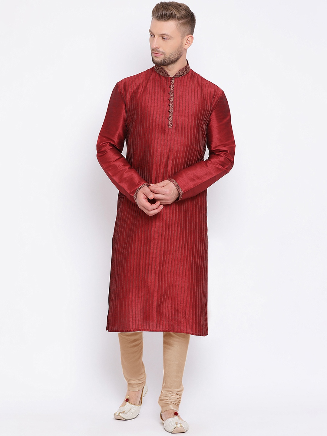 

Sanwara Men Red & Gold-Toned Self Design Handloom Kurta with Churidar