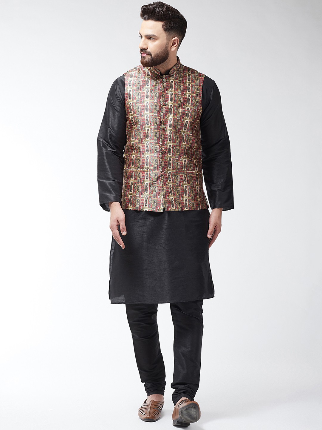 

SOJANYA Men Black Printed Kurta And Churidar With Jacket