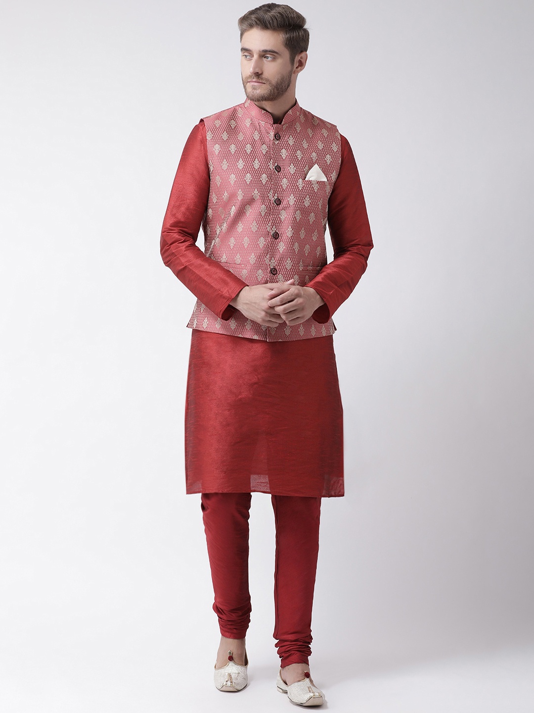 

DEYANN Men Red Solid Kurta Set