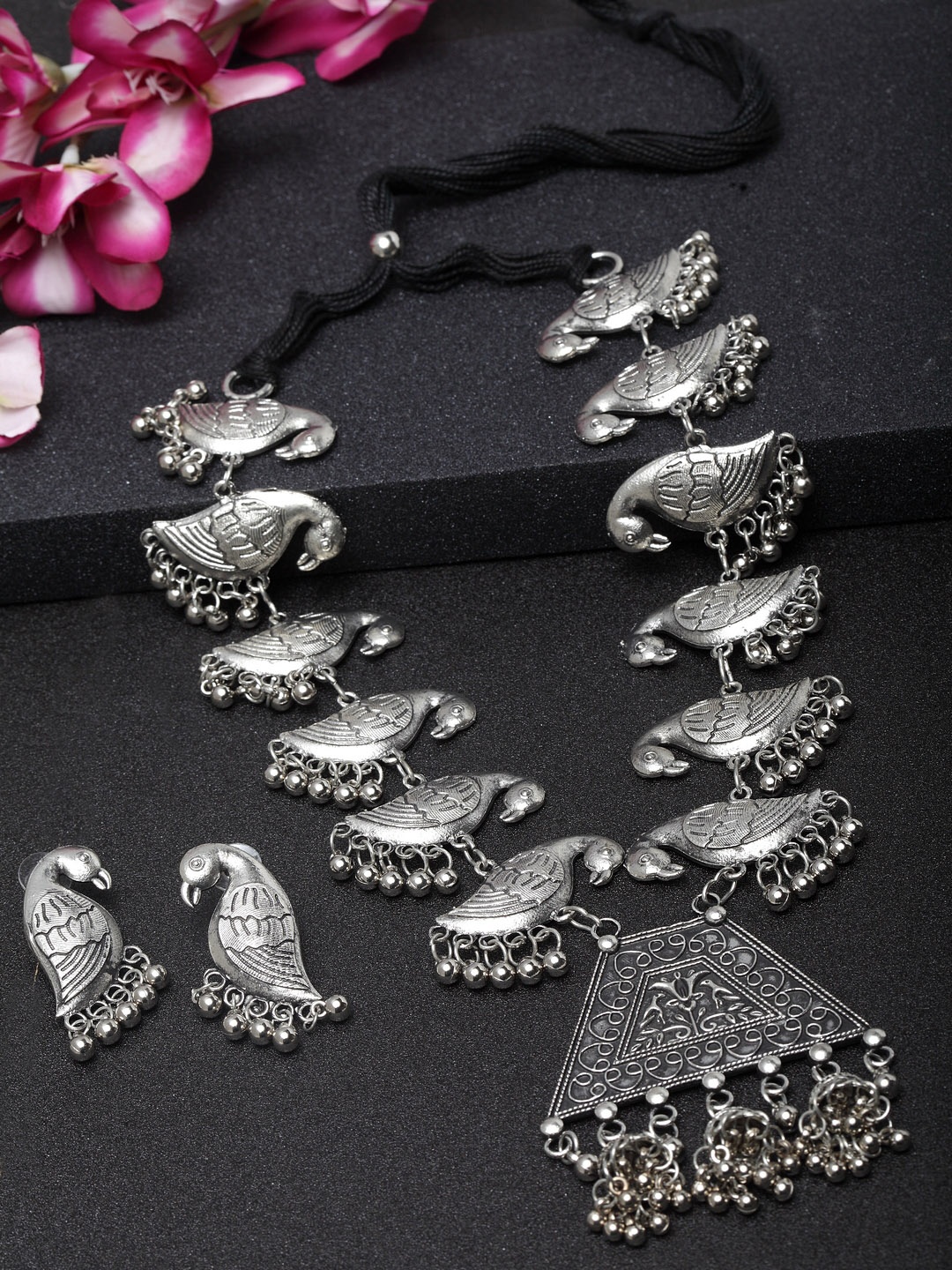 

Moedbuille Women Silver-Plated Handcrafted Oxidised Jewellery Set