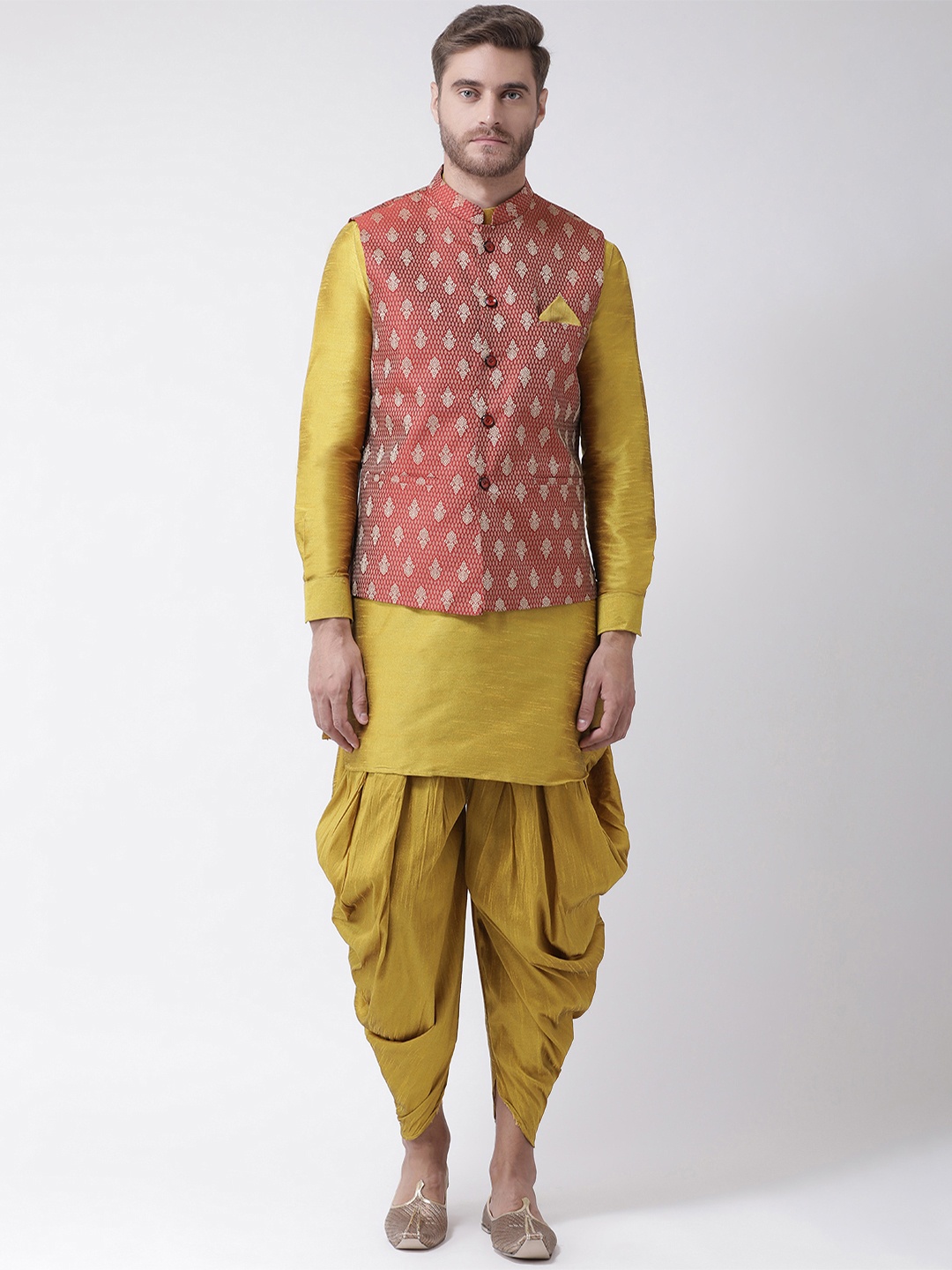 

DEYANN Men Maroon & Mustard Yellow Solid Kurta Set