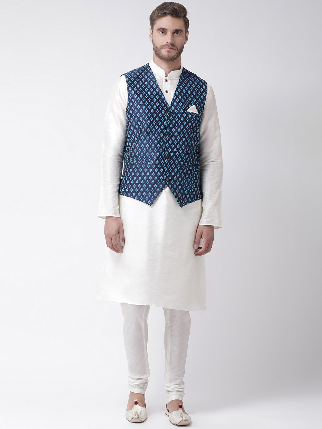 

DEYANN Men Off-White & Blue Printed Kurta with Churidar