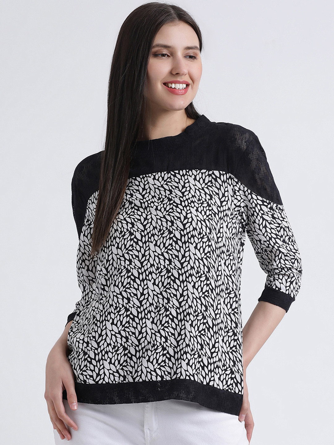 

AkaAyu Women Black Printed Top