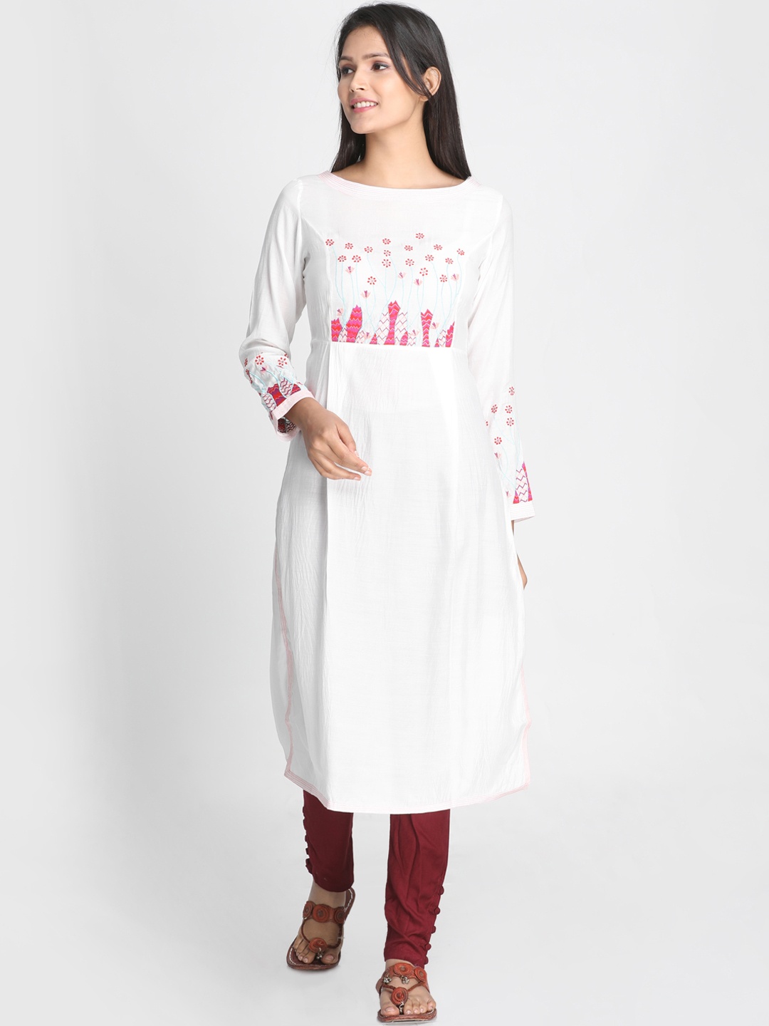 

Nakshi Women White Floral Embroidered Straight Kurta