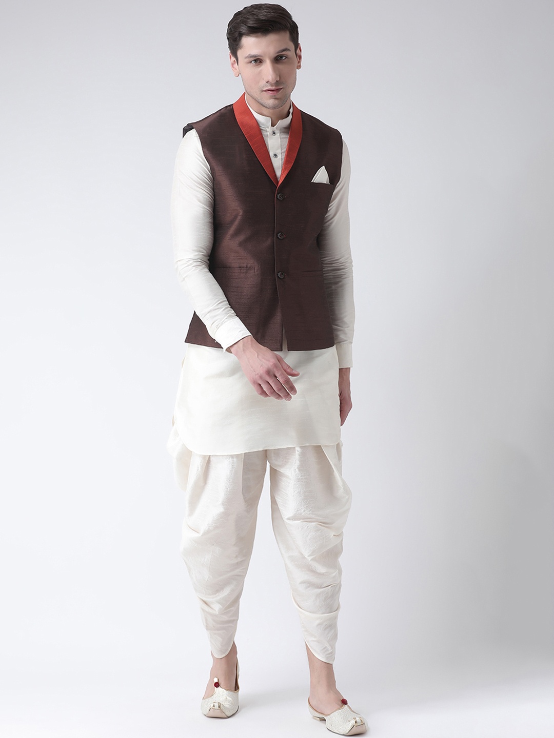 

DEYANN Men Off-White Solid Kurta Set