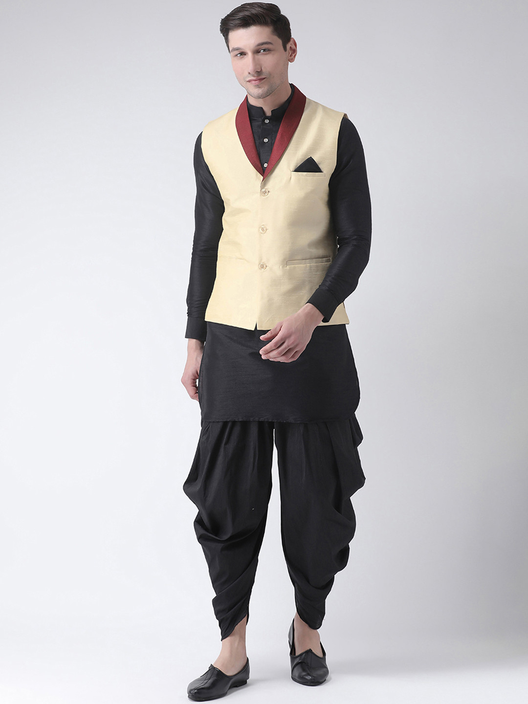 

DEYANN Men Black Solid Kurta And Patiala With Jacket