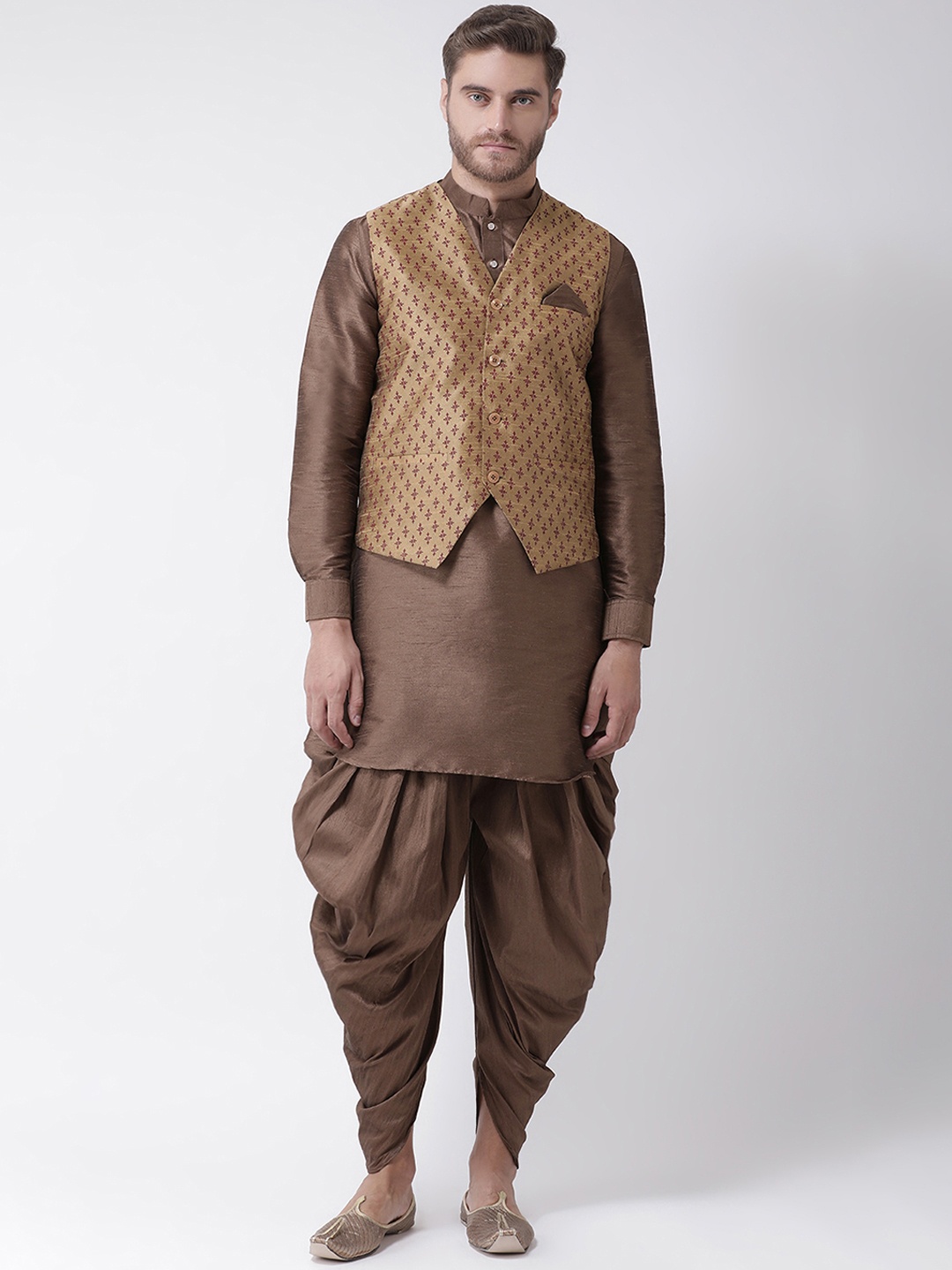 

DEYANN Men Brown Solid Kurta with Patiala & Nehru Jacket