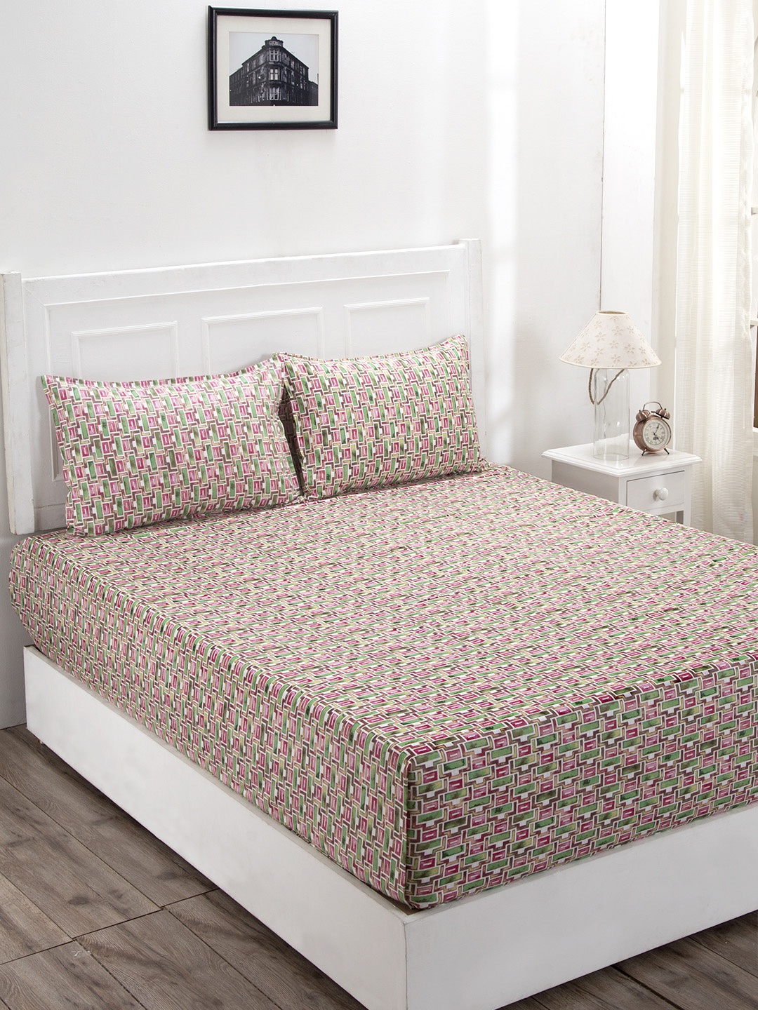 

In-House by maspar Pink Abstract 144 TC Cotton 1 Queen Bedsheet with 2 Pillow Covers