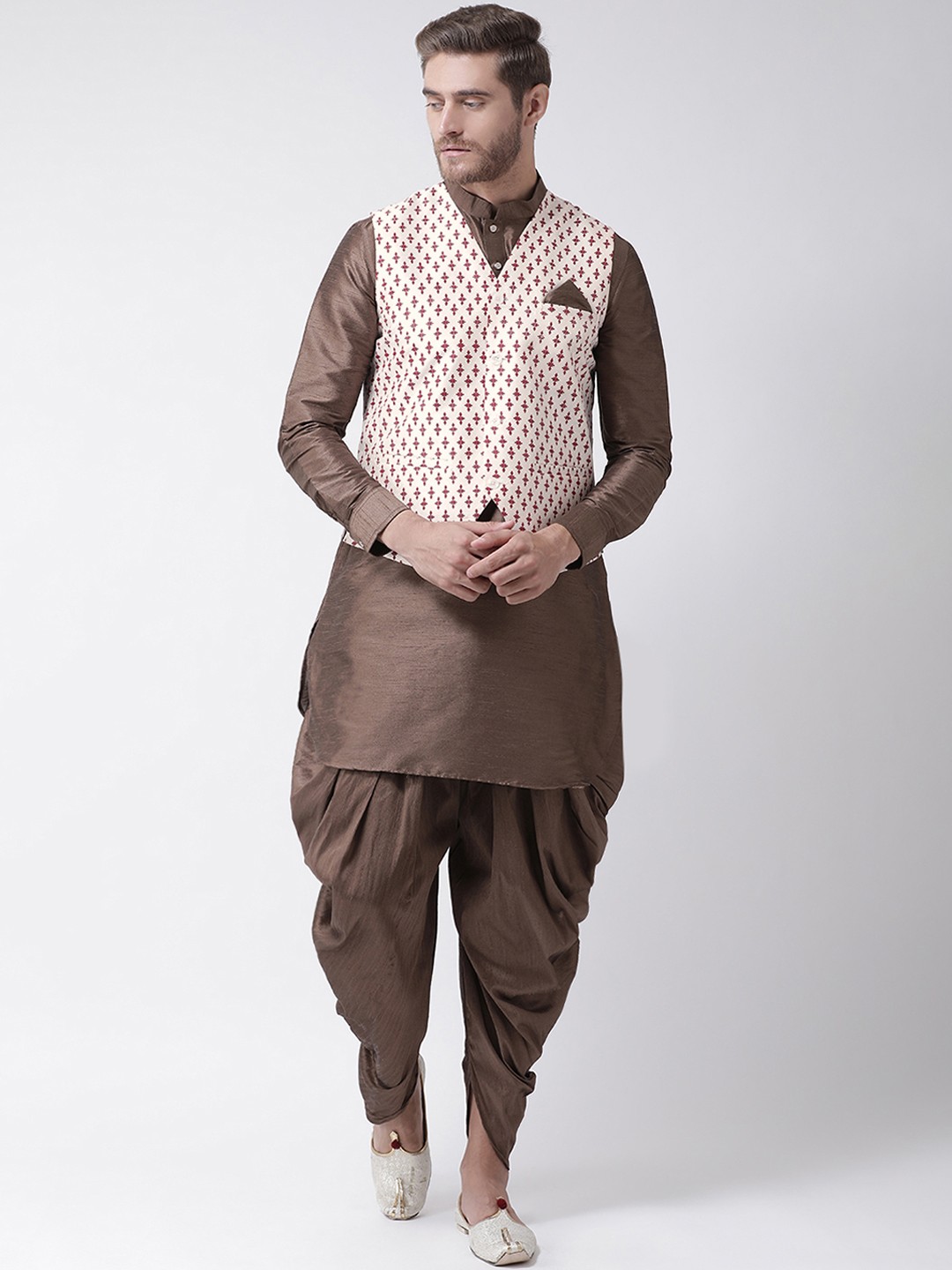 

DEYANN Men Brown & Off-White Solid Kurta with Patiala & Nehru Jacket
