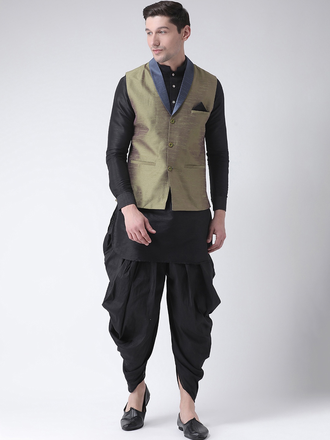 

DEYANN Men Black Solid Kurta with Patiala