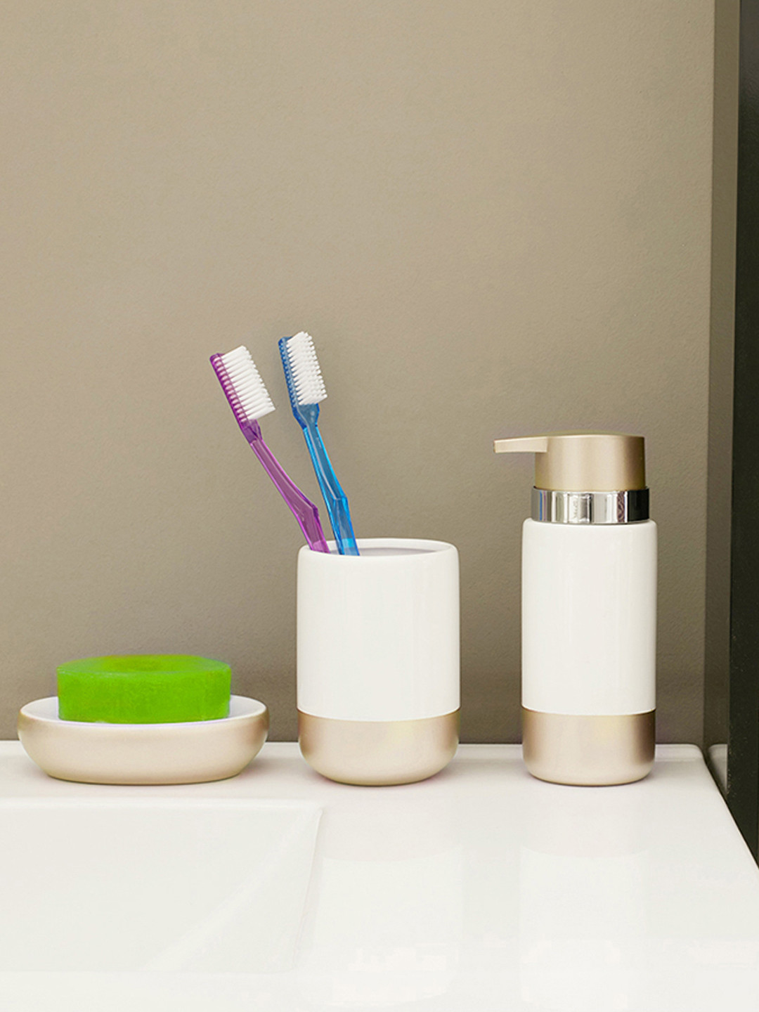

HomeTown Set of 3 White & Gold-Toned Ceramic Bathroom Accessories