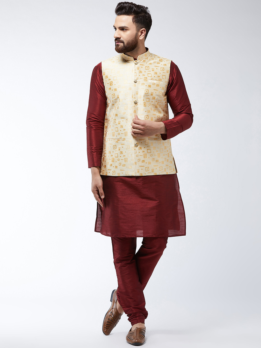 

SOJANYA Men Maroon Printed Kurta Set & Nehru Jacket