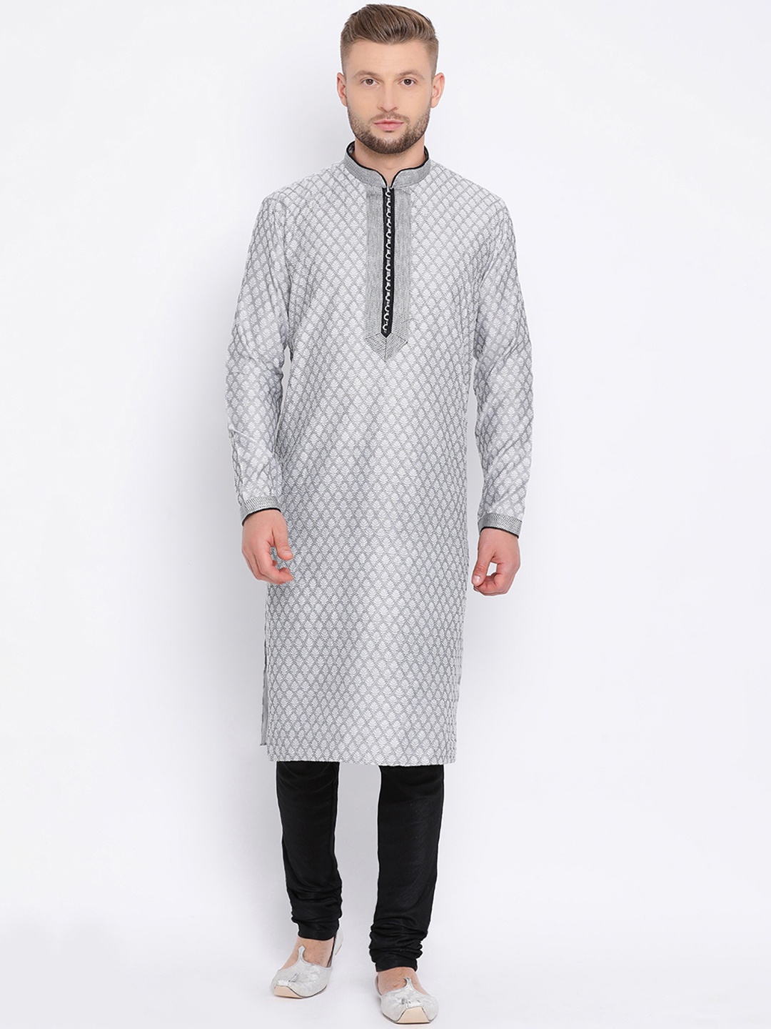 

Sanwara Men Silver-Toned Printed Straight Kurta