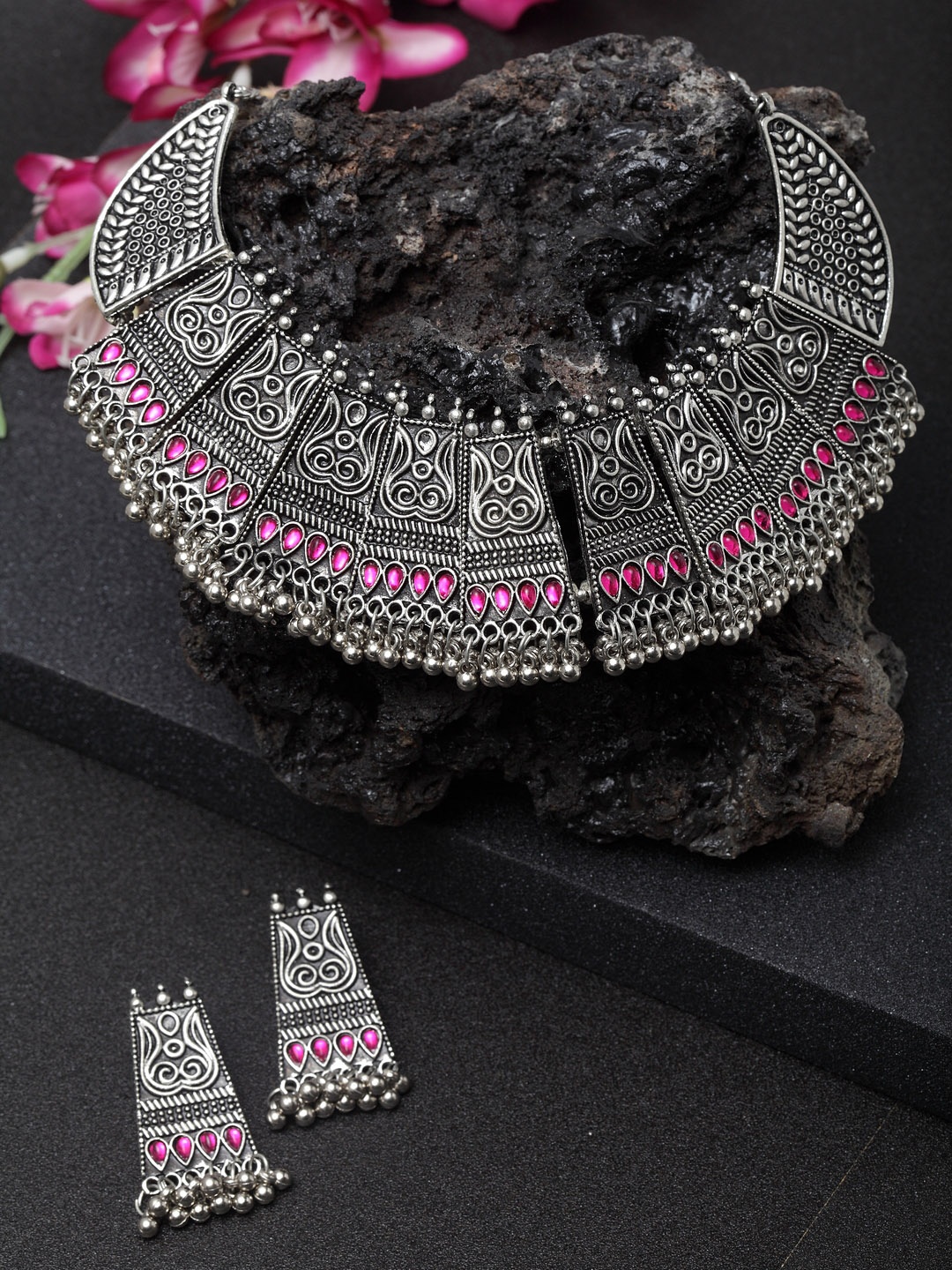 

Moedbuille Women Silver-Plated Pink Handcrafted Meenakari Jewellery Set