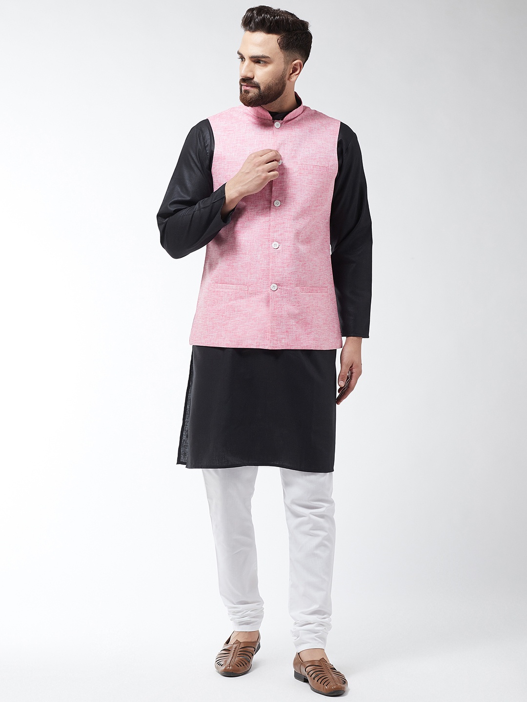 

SOJANYA Men Black & Pink Solid Kurta with Churidar